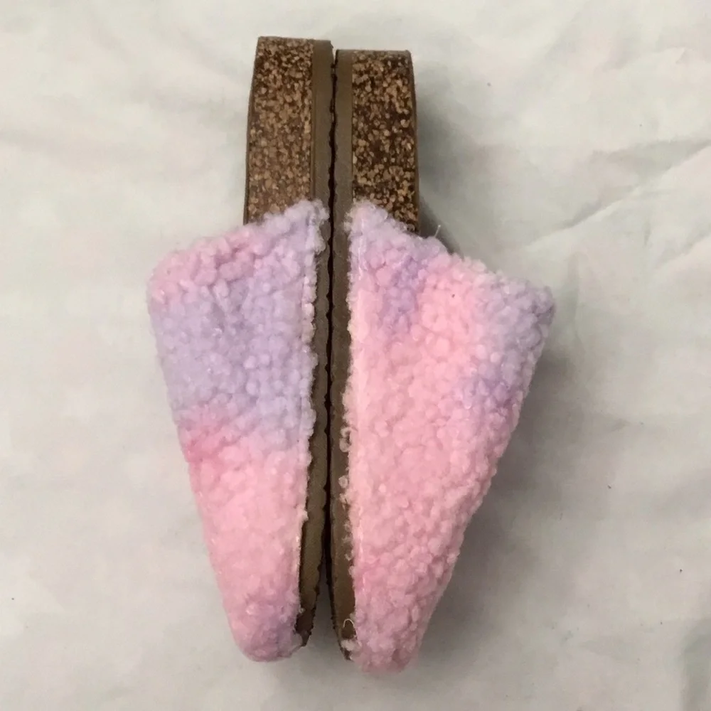 Mia Girl fuzzy slippers size 4